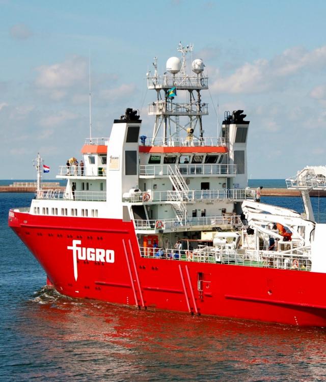 Side view FUGRO VENTURER